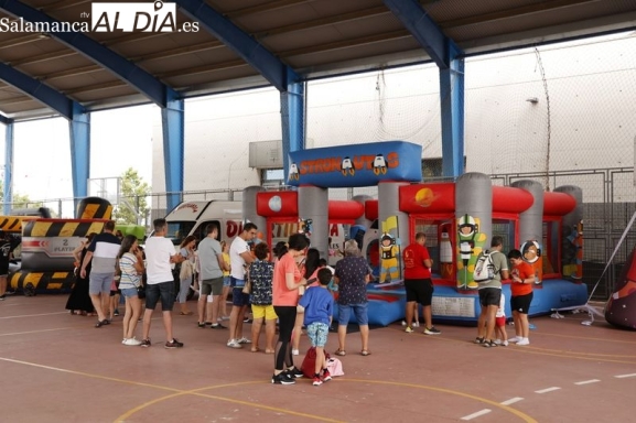 Los más pequeños de Vistahermosa disfrutan con los juegos infantiles