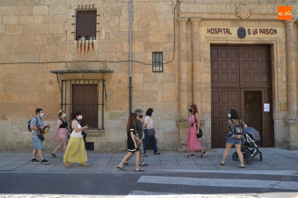 Foto 3 - Pobre asistencia a la visita para descubrir a las mujeres m&aacute;s destacadas de la historia de la...