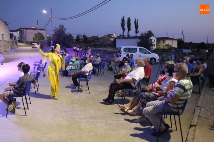 Foto 10 - Los vecinos de Sard&oacute;n de los Frailes viven la m&uacute;sica espa&ntilde;ola con La Cordobesa  