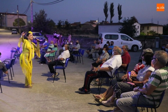 Foto 8 - Los vecinos de Sard&oacute;n de los Frailes viven la m&uacute;sica espa&ntilde;ola con La Cordobesa  