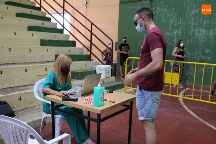 Foto 8 - Primera dosis de Pfizer para casi 500 personas de 30 a 35 a&ntilde;os residentes en Las Arribes  