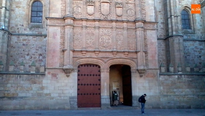 Fachada histórica de la Universidad de Salamanca - Archivo