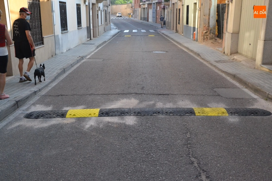 Foto 3 - Instalados varios reductores de velocidad en el entorno del Parque de La Glorieta  