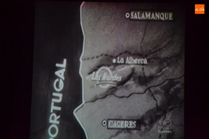 Foto 6 - Una veintena de personas visiona el m&iacute;tico documental de Bu&ntilde;uel sobre Las Hurdes  