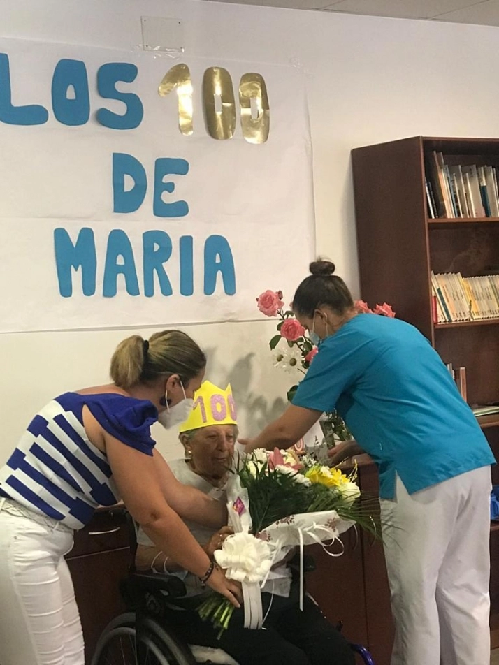 Foto 8 - Mar&iacute;a S&aacute;nchez Mart&iacute;n celebra su centenario en Aldead&aacute;vila de la Ribera  