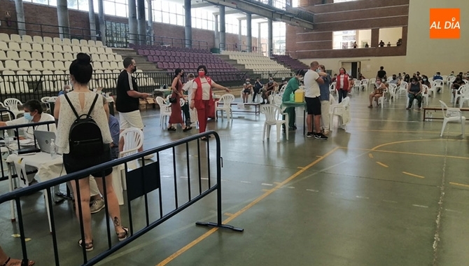 Peñaranda acogía hoy la vacunación para los nacidos entre 1985 y 1991