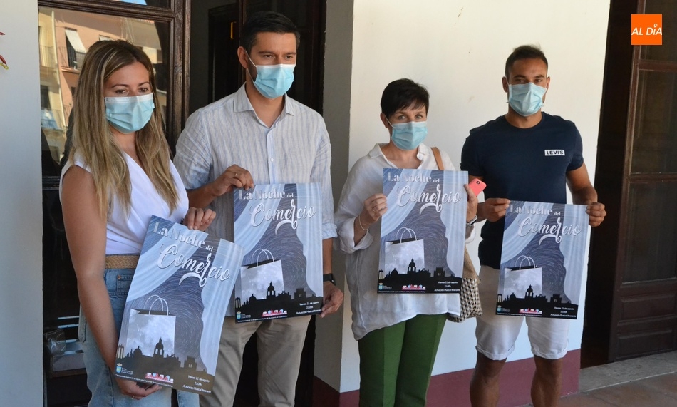 Organizada una noche comercial callejera que enlazará la Plaza Mayor con la calle Lorenza Iglesias ...
