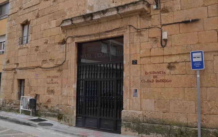 PCR masivas a los usuarios de la Residencia Mixta tras detectarse un brote con 6 trabajadores...