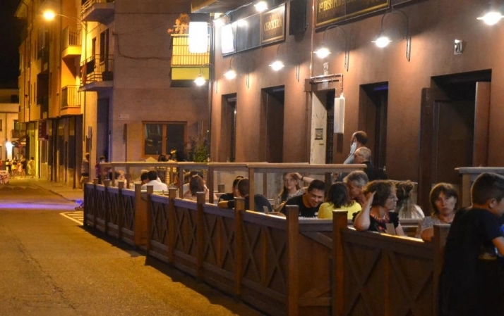 Los bares especiales sí pueden tener terrazas en estos momentos  