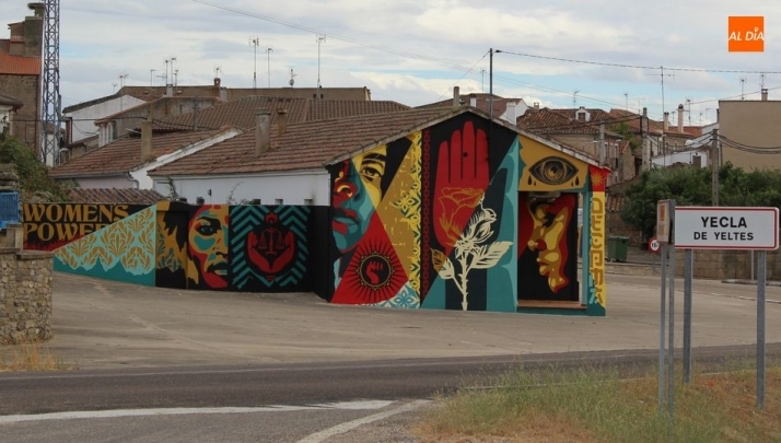 Yecla de Yeltes reivindica el fin de la violencia de género con un gran mural  