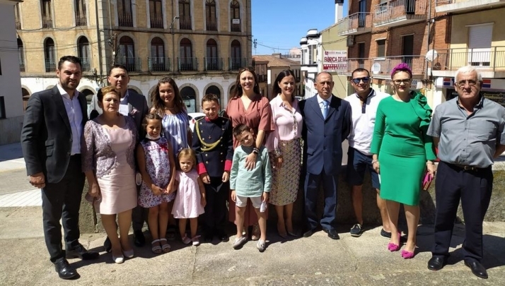 Hugo Vicente toma su Primera Comunión en Vitigudino  