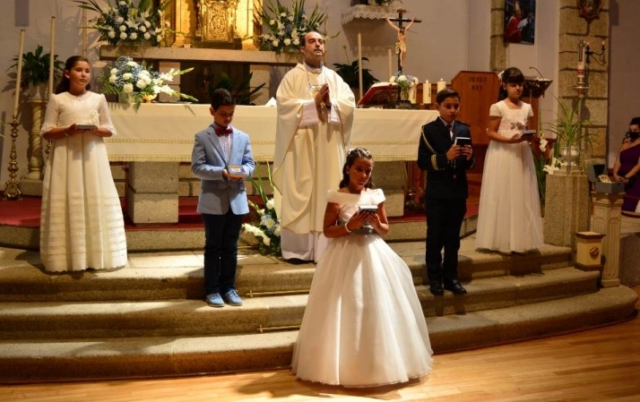 La Parroquia de San Cristóbal da inicio a su ciclo de Primeras Comuniones  