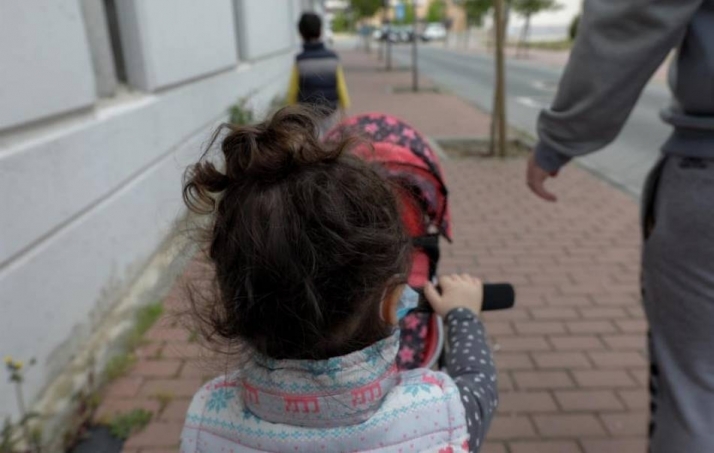 Los médicos desaconsejan que los abuelos recojan a los nietos del colegio como medida anti-Covid