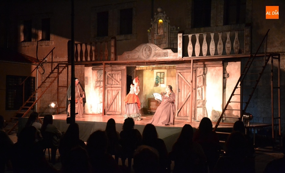 La Feria recupera 14 años después el Patio Mayor del Seminario con un Carro que ya estuvo en 1999 ...