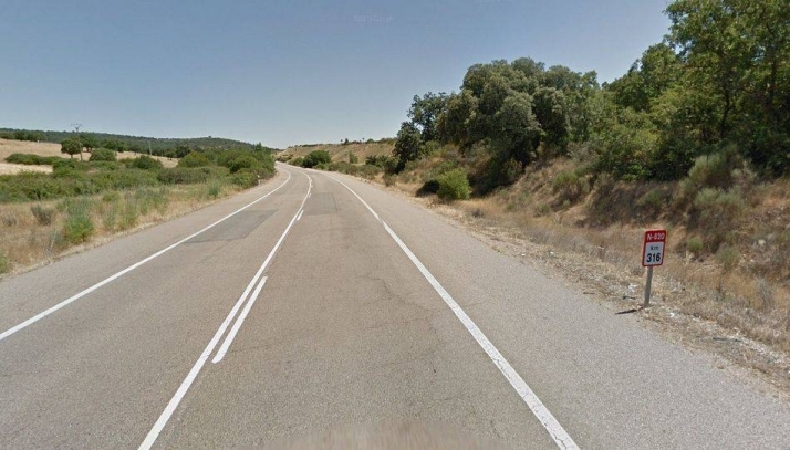 Trasladados al Virgen de la Vega dos ciclistas de 42 y 53 años tras un choque entre ellos en la...