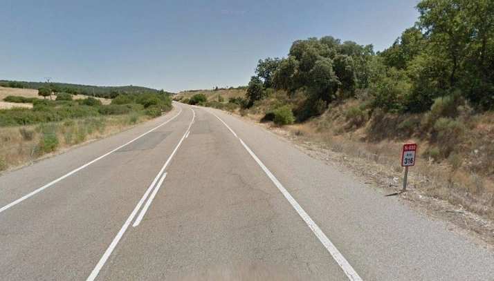 Trasladados al Virgen de la Vega dos ciclistas de 42 y 53 años tras un choque entre ellos en la...