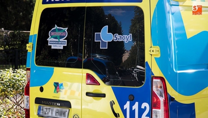 Herido grave tras salirse de la vía y colisionar con un camión estacionado en Pelabravo 