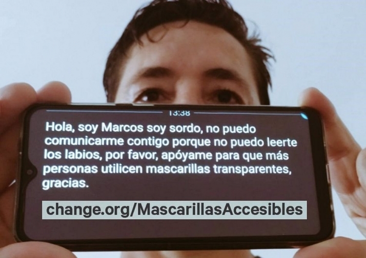 Una persona sorda entrega mañana 70.000 firmas pidiendo la homologación de mascarillas...