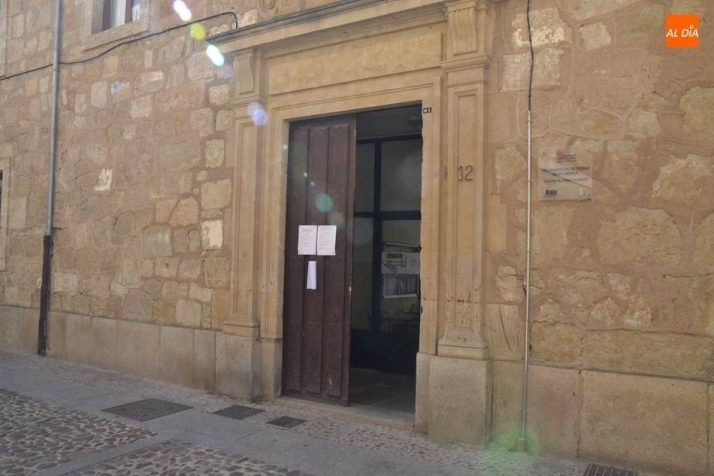 Cs propone que los alumnos de la Escuela de Idiomas también se beneficien de las becas del...