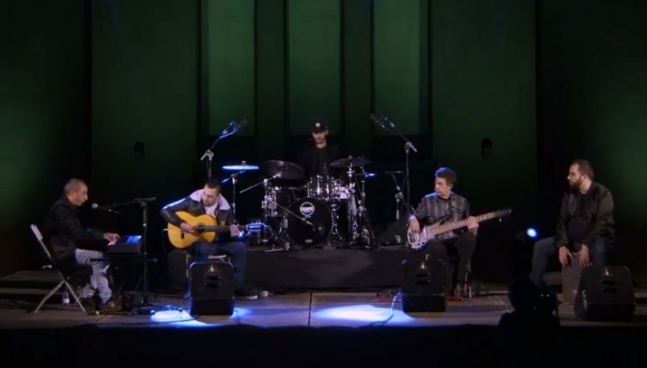 El encanto flamenco de Aarón Salazar suena en el día de la patrona