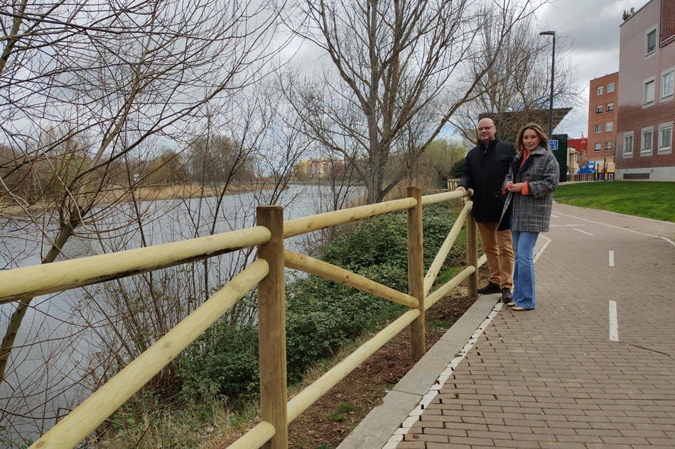 La concejal Marta Labrador durante su visita a la zona
