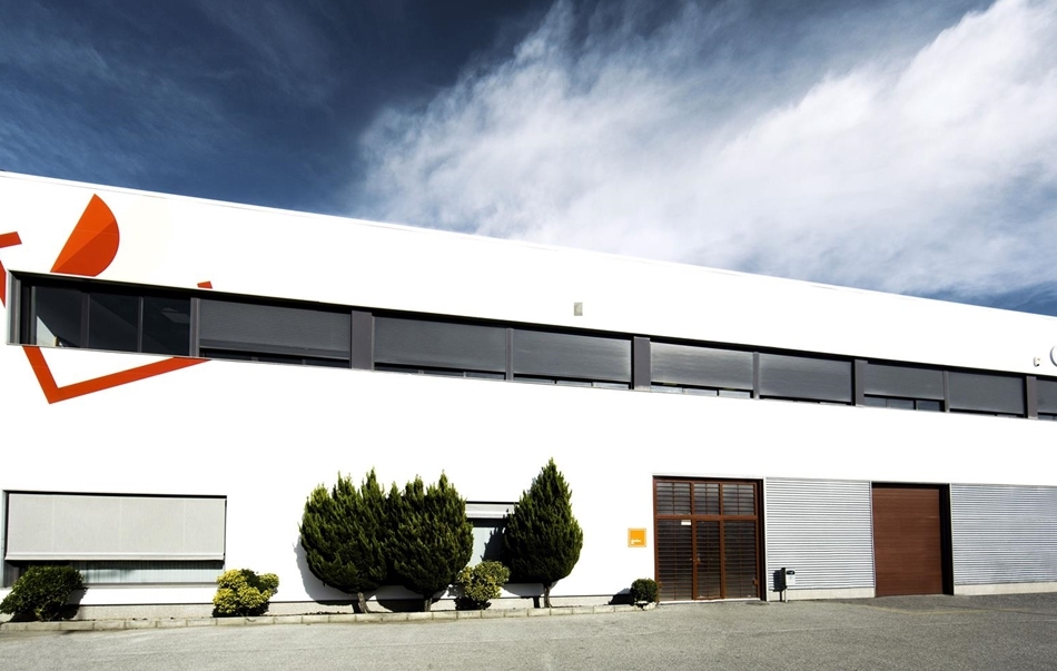 Empresa en la que ha entrado la Guardia Civil para intervenir las mascarillas. Foto: EP