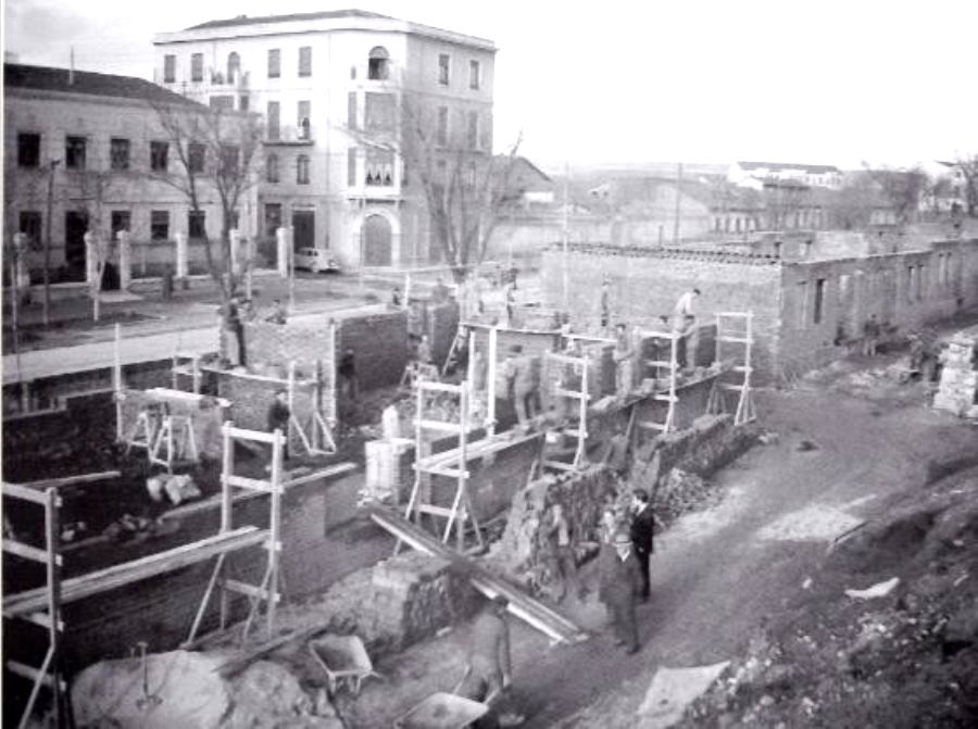 Las casas de los ferroviarios en el paseo de la Estación
