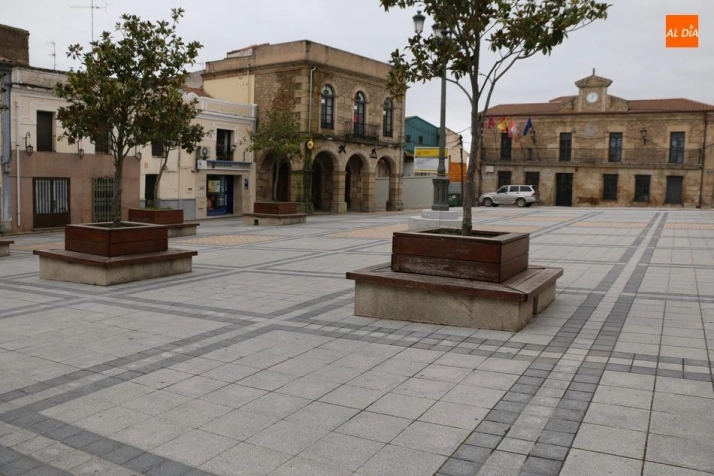 Foto 8 - El Ayuntamiento de Vitigudino hace la compra a los vecinos m&aacute;s vulnerables  