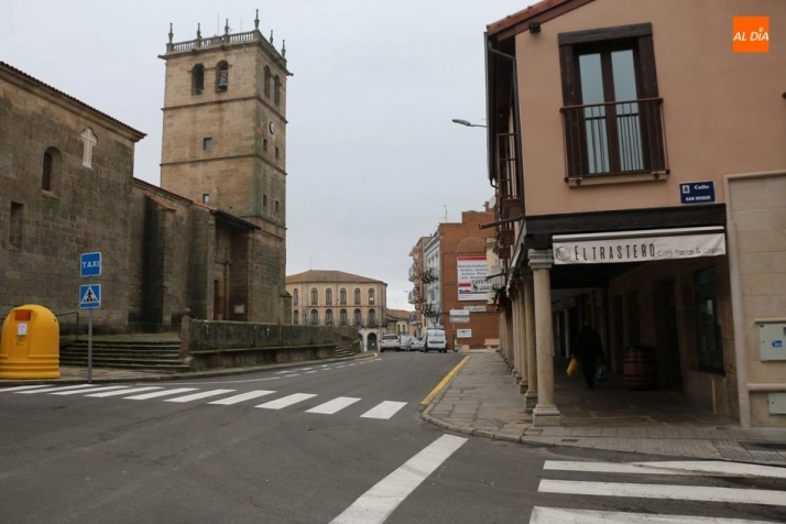 Foto 3 - El Ayuntamiento de Vitigudino hace la compra a los vecinos m&aacute;s vulnerables  