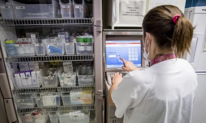 En cuanto a la contratación de MIR, la consejera ha asegurado que hay 347 contratables de cuarto año en todas las especialidades y 77 de quinto, a los que se suman médicos jubilados