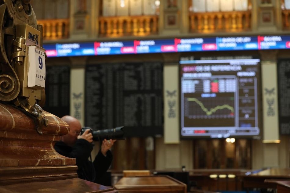 Blindaje para impedir que empresas extranjeras se hagan con el control de empresas españolas...