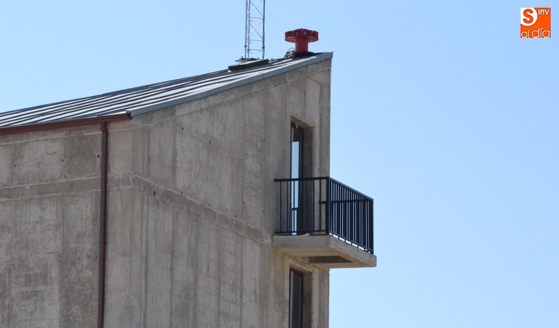 La sirena está situada en lo alto de la Torre de Prácticas del Parque