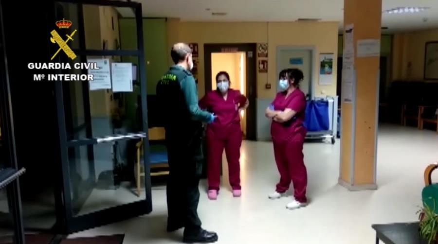 Ayudar a los colectivos más desfavorecidos, como son las personas mayores que residen en las zonas rurales de nuestro país, es otra de las funciones de la Guardia Civil