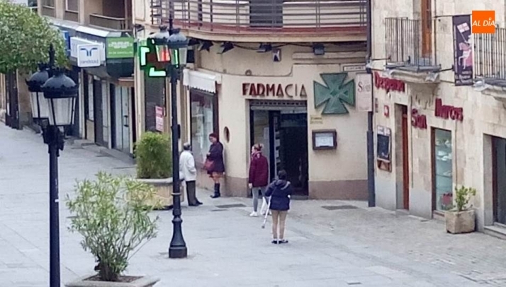 Farmacia de la calle Zamora en Salamanca. Foto JAPR