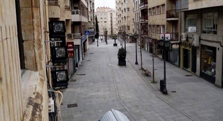 Una de las calles vacías del centro de Salamanca