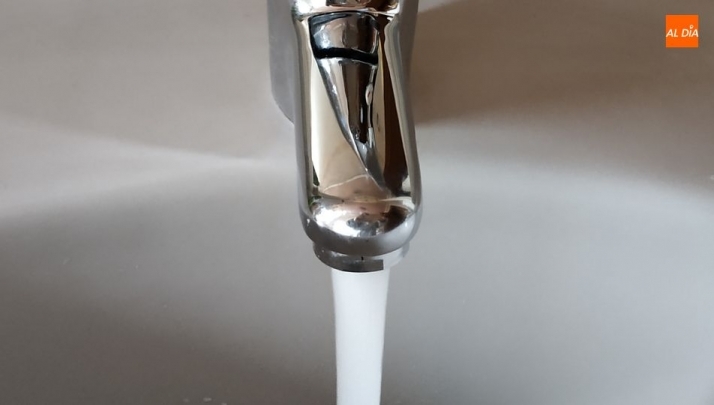 El agua tendrá un mayor sabor a cloro pero sigue siendo apta para el consumo