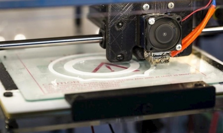 Impresora 3D en una foto de archivo de EP