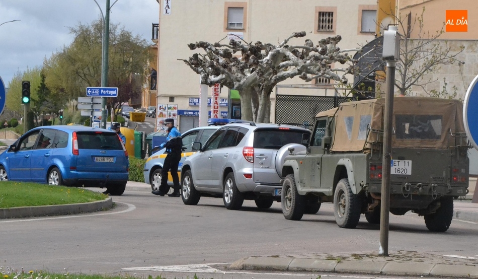 El Ejército de Tierra se despliega por Ciudad Rodrigo para hacer cumplir la cuarentena  