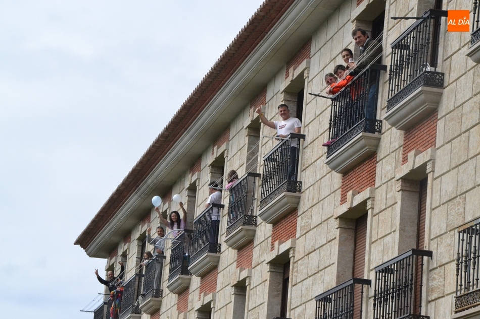 Eh, sácanos una foto: La fiesta de los balcones  