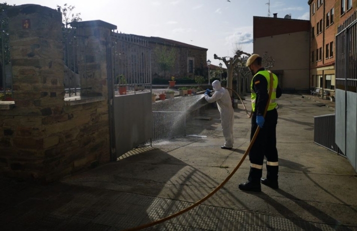 La Unidad Militar de Emergencias en la residencia Santiago y San Marcos