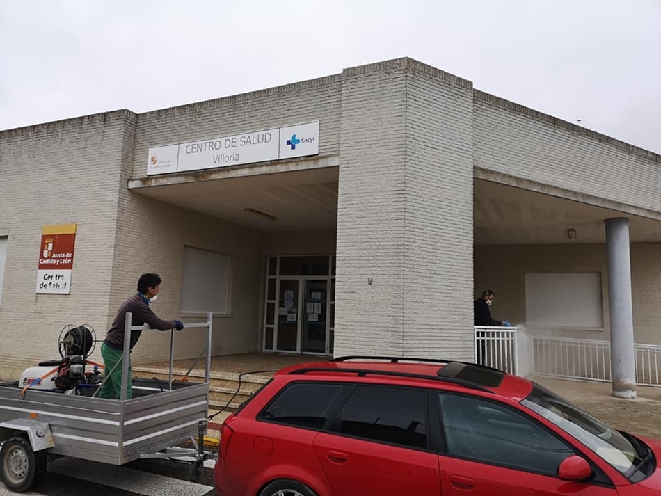 Desinfección del Centro de Salud de Villoria. / Ayuntamiento de Villoria