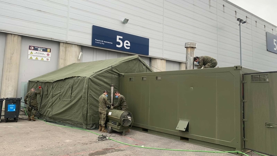 El Regimiento de Ingenieros, trabajando en el hospital provisional de Ifema