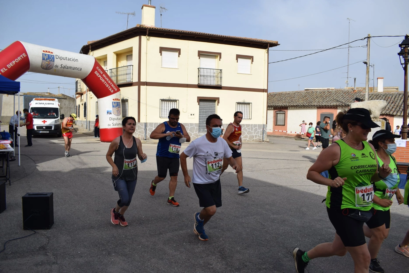 Foto 3 - Adri&aacute;n Moto y &Aacute;ngeles Mu&ntilde;oz se llevan la victoria en la Carrera Popular San Pedro de Larrodrigo