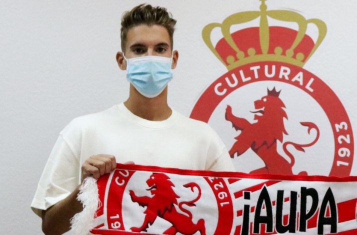 Amis en su presentación como nuevo jugador del Jupiter Leonés