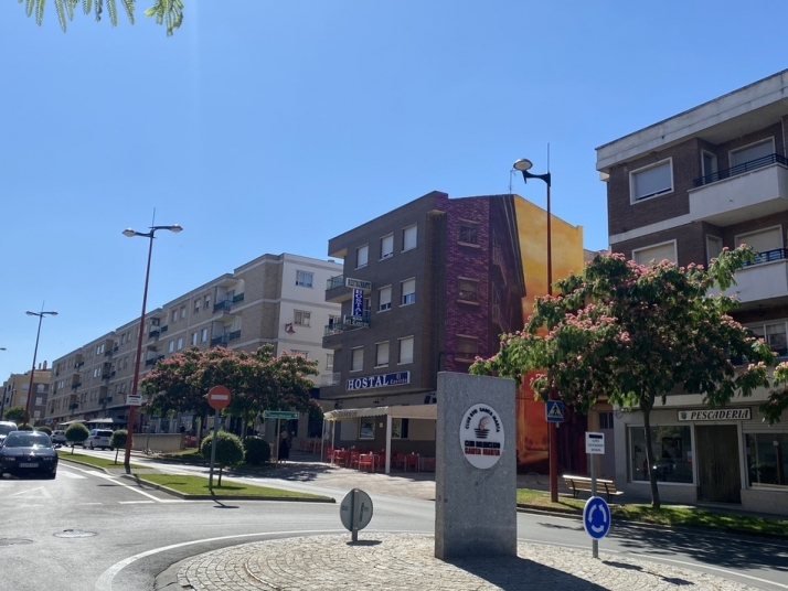 Establecimientos comerciales en la avenida Madrid, en Santa Marta
