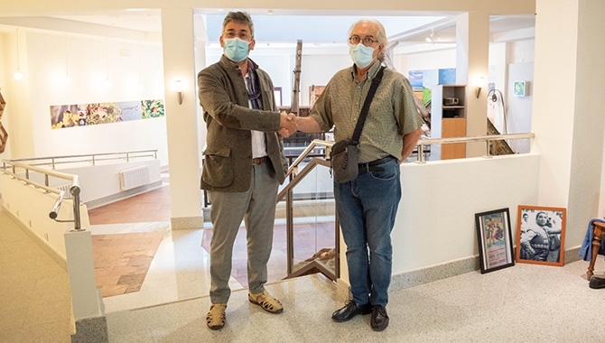 El Ayuntamiento de Macotera firma dos acuerdos con la USAL para la digitalización de su Museo Etnográfico