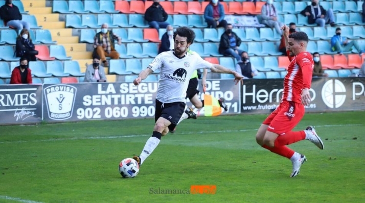 Javi Navas en el partido que disputó en el Helmántico con el Salamanca UDS, ante el Zamora