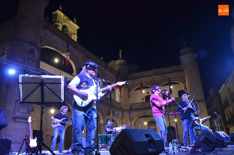 Foto 7 - El Festival de Folklore propicia un &lsquo;hermanamiento&rsquo; entre los encierros de Cu&eacute;llar y...