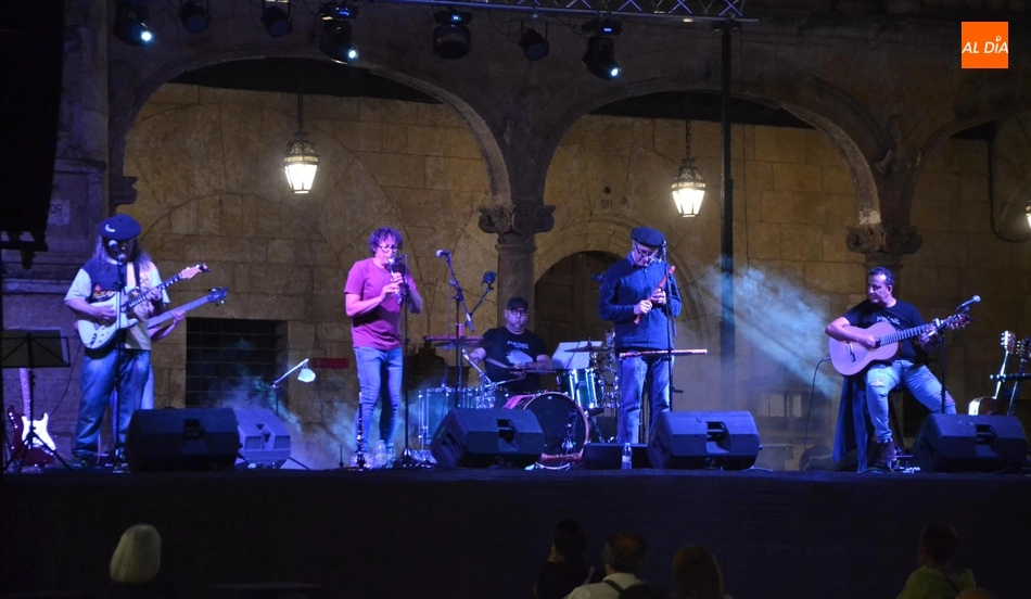 Foto 2 - El Festival de Folklore propicia un &lsquo;hermanamiento&rsquo; entre los encierros de Cu&eacute;llar y...