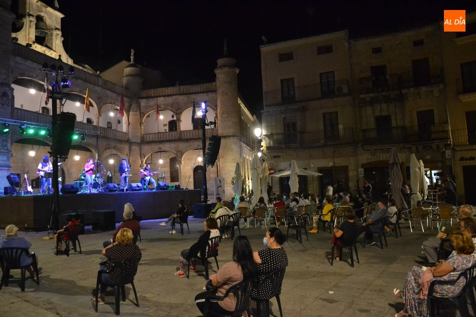 Foto 3 - El Festival de Folklore propicia un &lsquo;hermanamiento&rsquo; entre los encierros de Cu&eacute;llar y...